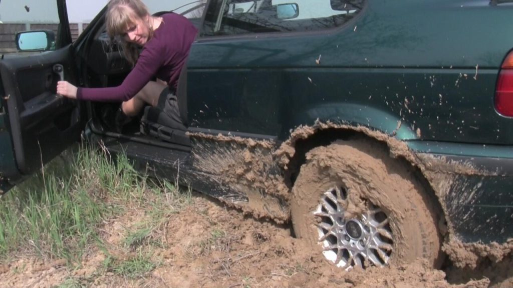 Co dělat když auto zapadne do bahna?