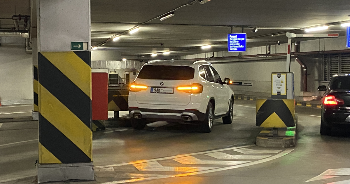 Why Do Some Drivers Block the Exit in Parking Lots?